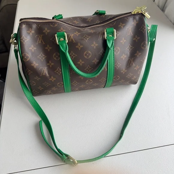 Brown and green bag - Picture 2 of 13